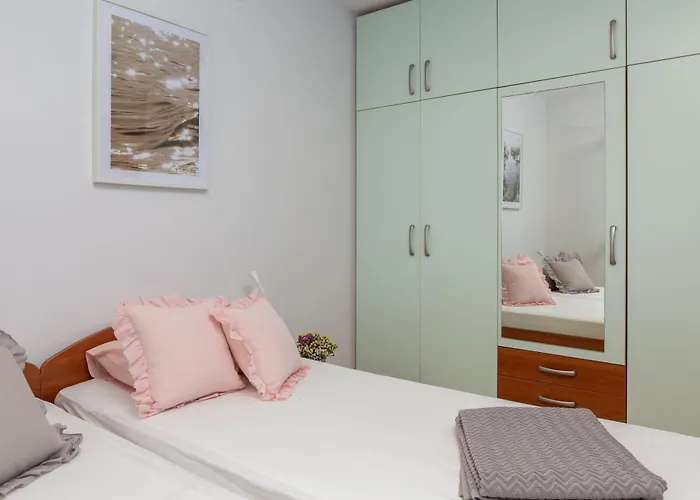 Maki Apartments