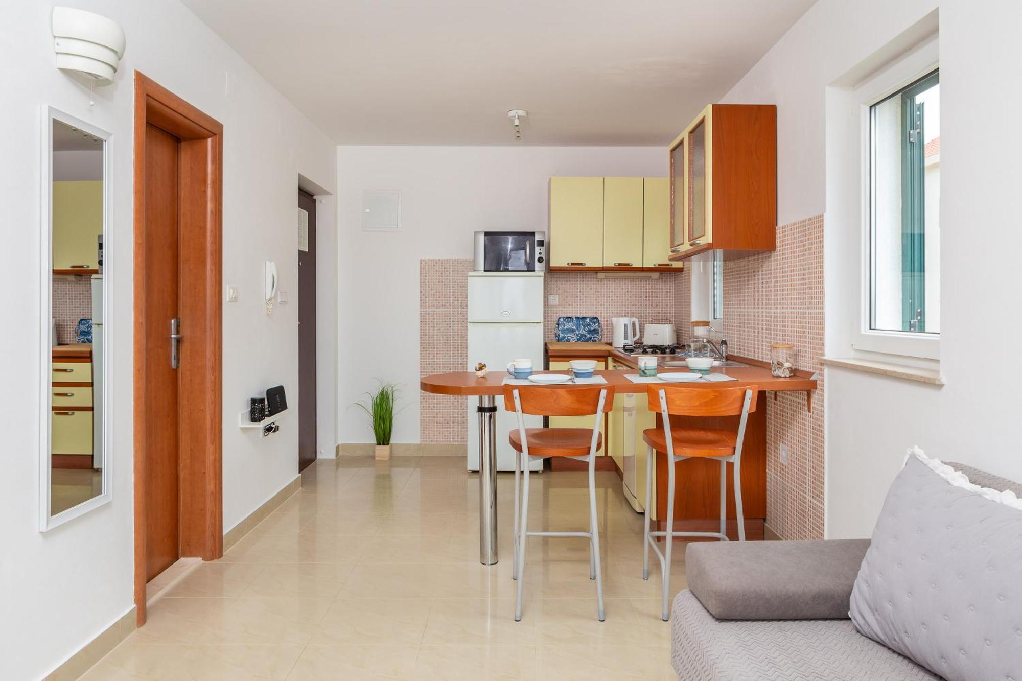Maki Apartment *