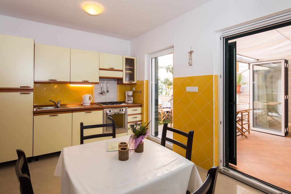 Maki Apartment Hvar Town